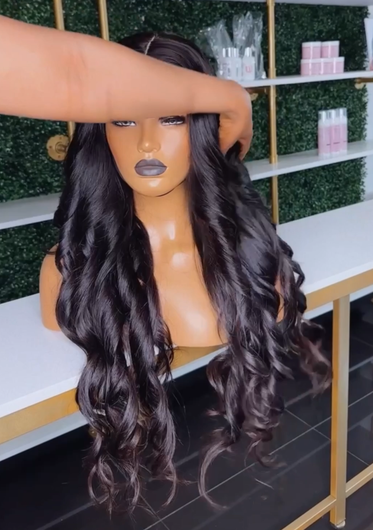 Mila - Bodywave Closure Wig